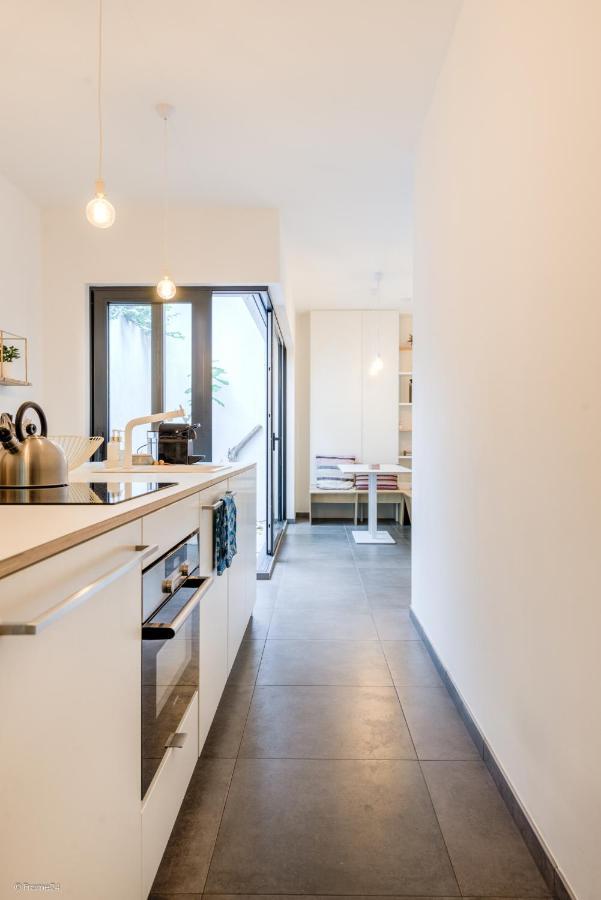 Stylishly Furnished Private In A Vibrant Area Antwerpen
