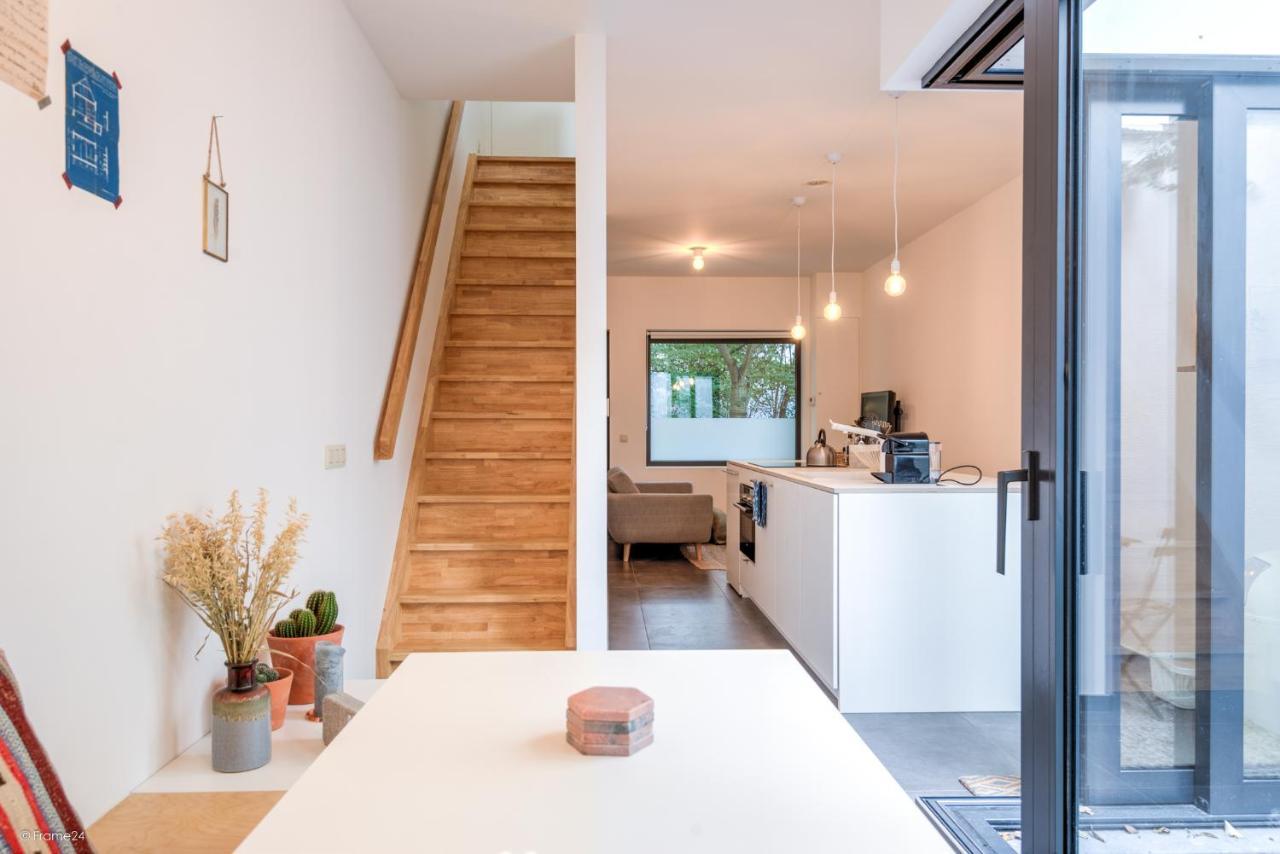 Stylishly Furnished Private In A Vibrant Area